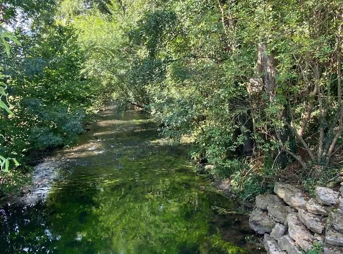 Les 2 Des De Capucine 3* Carcagny