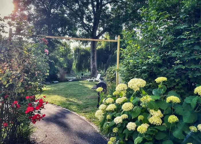 Guest house Les 2 Des De Capucine 3*